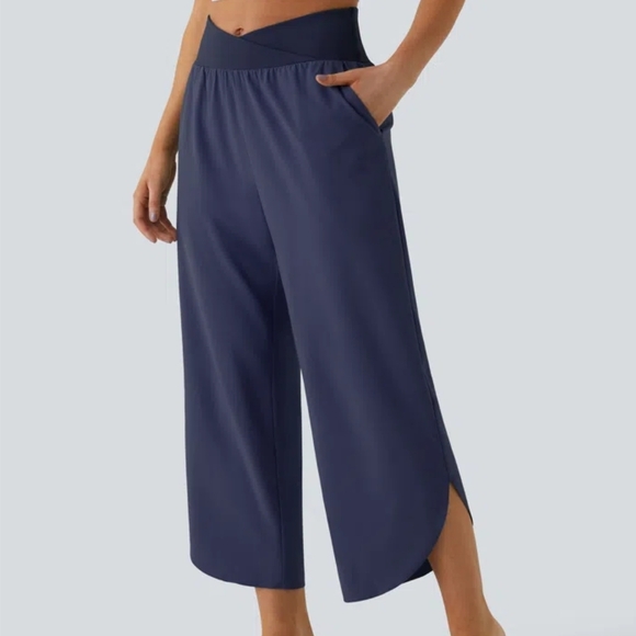 HALARA Navy Wide-Leg Capris - Picture 1 of 4